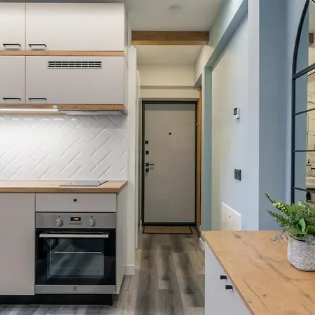 Apartment Colorful B